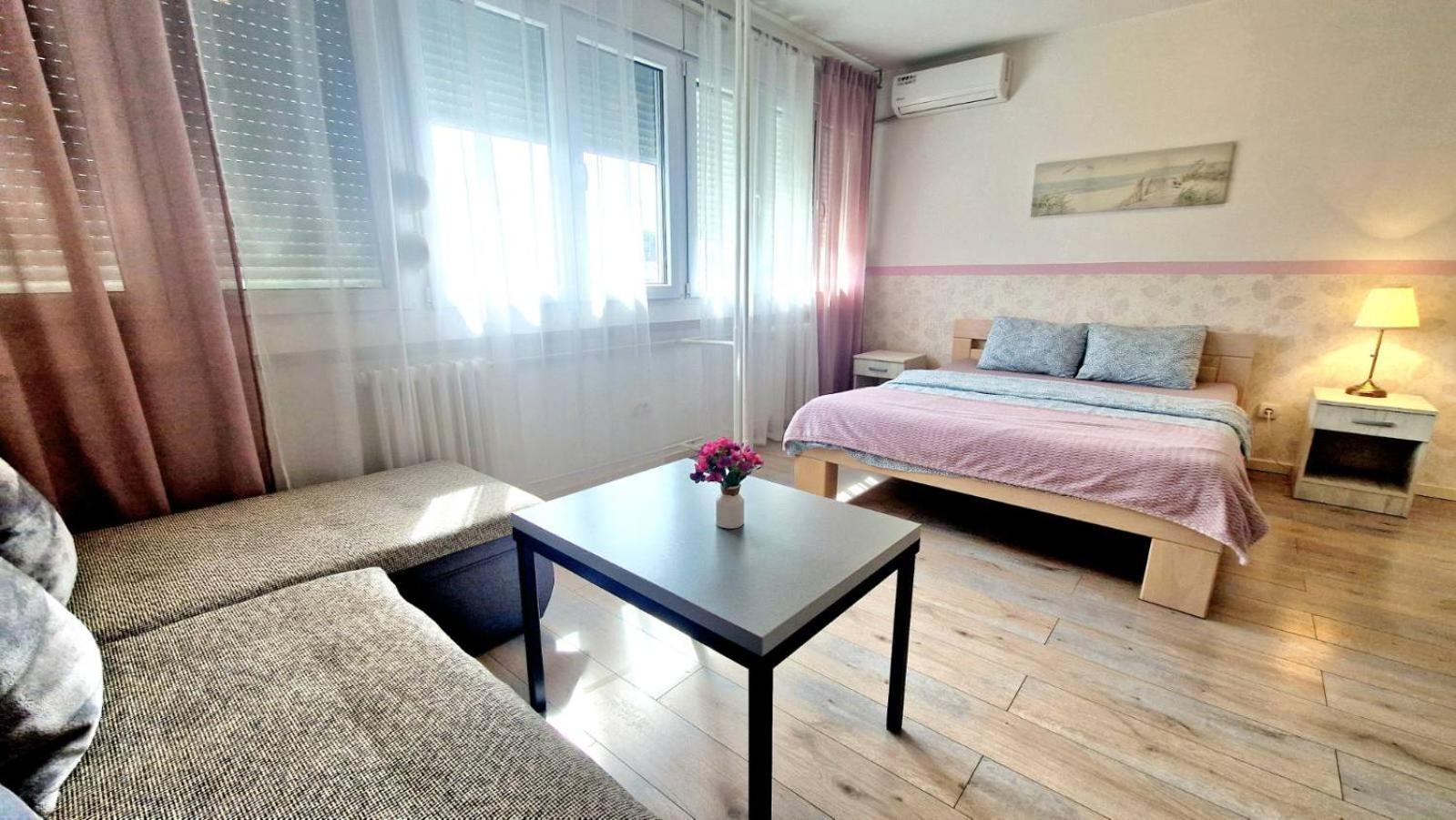 Apartmani Paku เบลเกรด ภายนอก รูปภาพ